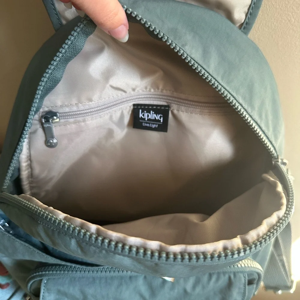 Kipling Queenie Backpack Medium Light Aloe Tonal